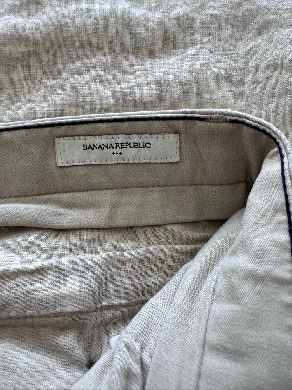 Banana Republic Men's Chino Pants in Light Khaki